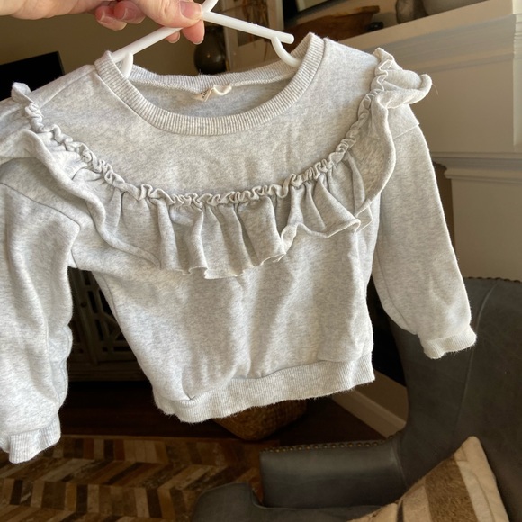 ❌SOLD❌ Grey sweater shirt with ruffle detail - Picture 2 of 5